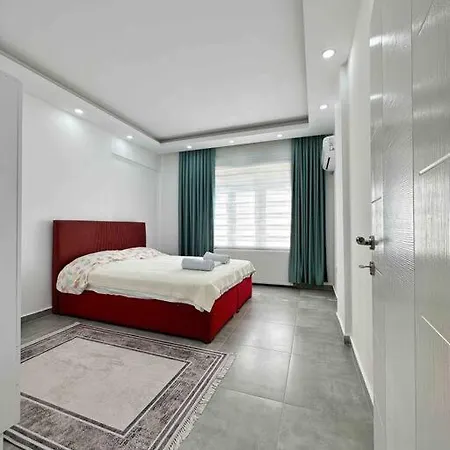 Denize Yakin, Yeni Bir Daire 3 *